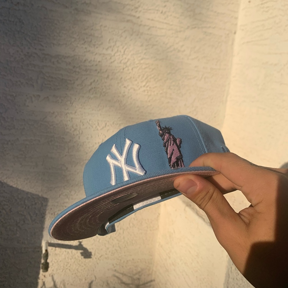 Brand new exclusive Fitted subway Series Yankee hat